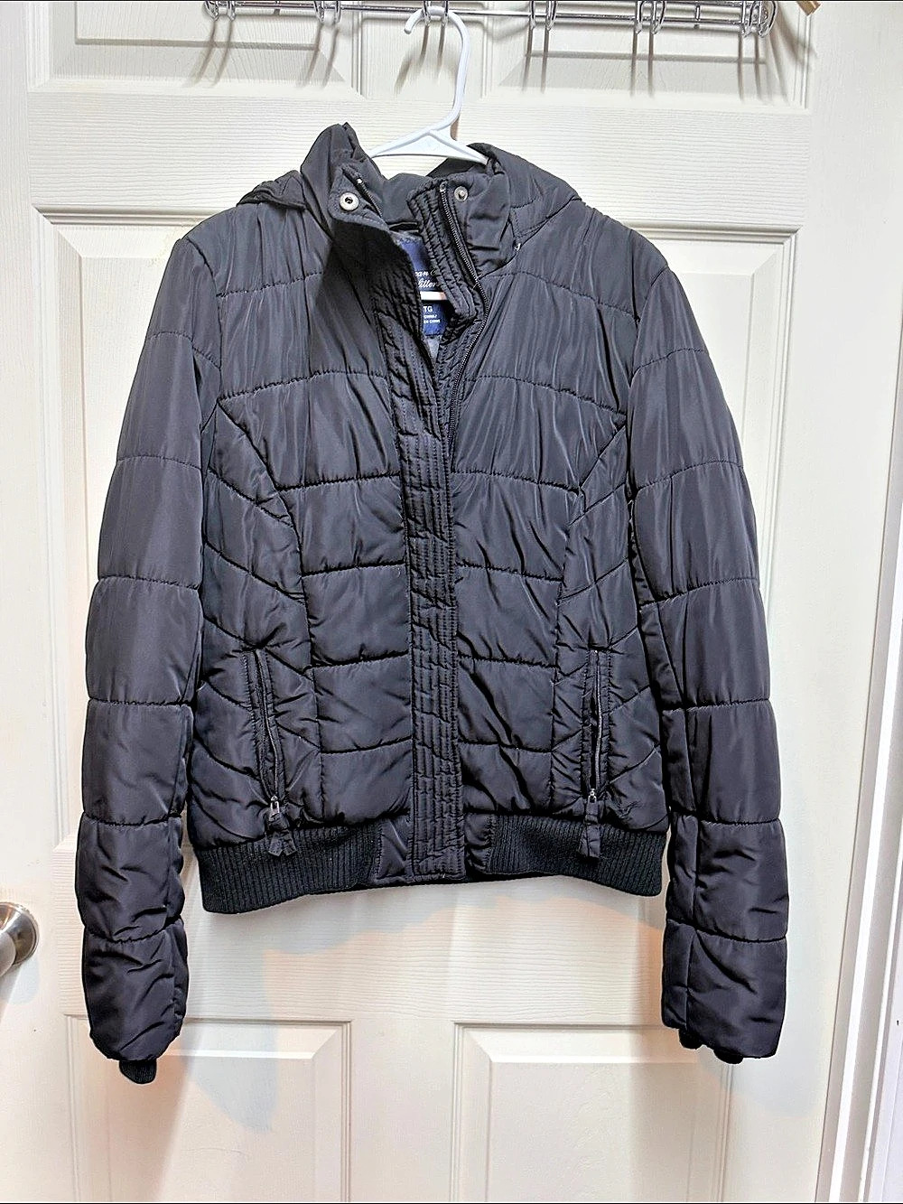 American Eagle Outfitters Quilted Puffer Jacket in Black Size XL